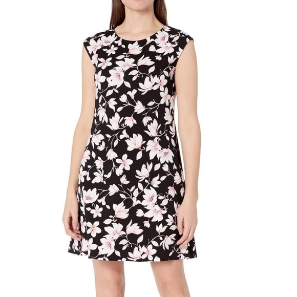 Nine West Dresses & Skirts - Nine West Black Multi Women's Cap
Sleeve Printed Swing Dress
